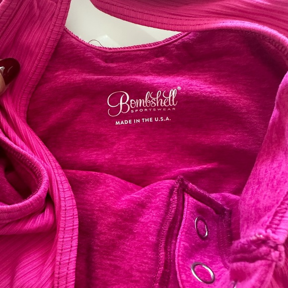 Bombshell Sportswear shorts and bra set - Picture 9 of 9